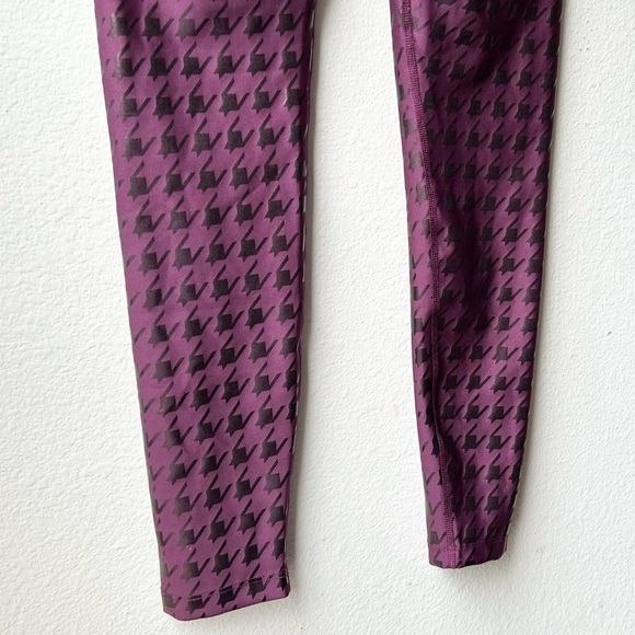 Peloton Purple Res Show Up Houndstooth Printed Legging Sizes L - Picture 12 of 15